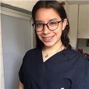 Fisioterapeuta y paramédico, con un seminario en educación especial y apasionada por enseñar.